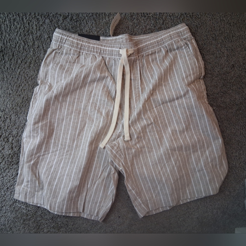 Banana Republic Tan and White Deck Shorts